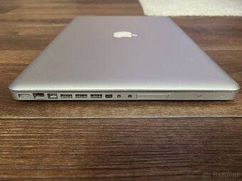 MacBook Pro 17” (Mid-2009) - 4