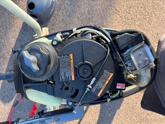 Motor Yamaha 4 HP, integrovaná nádrž, 4 takt - 4