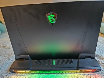 MSI Titan GT77 12UGS-049UK 4K displej RTX 3070ti - 4