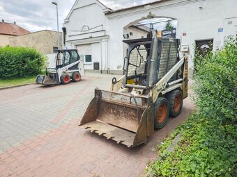 Smykový nakladač Bobcat 543 - 4