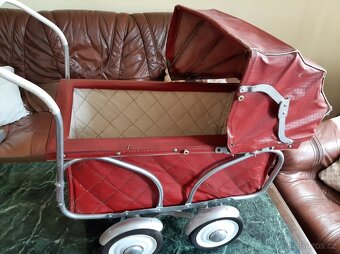 starý kočárek pro panenky - 4