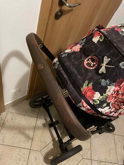 sportovní kočárek cybex priam blossom dark - 4