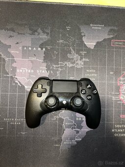 Playstation 4 PRO 1TB bílá konzole - 4