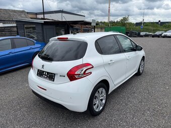 Peugeot 208 - 4