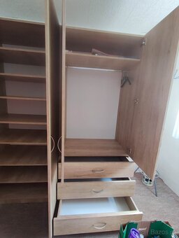 Velká šatní skříň - 4