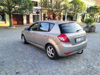 Kia ceed 1,6 benzín najeto 150000km - 4