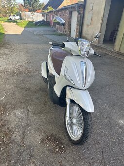 Piaggio Beverly 300i ABS - 4