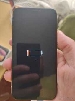 iPhone xs 64gb zlatý - 4