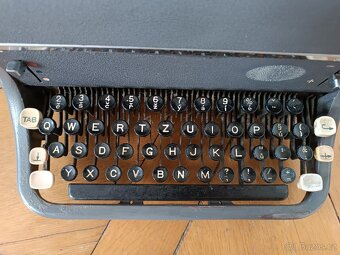 Retro psací stroj zn. ZETA - 4