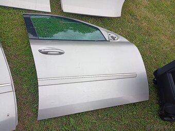 MERCEDES BENZ GL X164 DVEŘE LEVÉ I PRAVÉ KOMPLETNÍ PĚKNÉ - 4