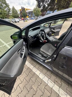 Toyota Prius 1.8 Hybrid - 4