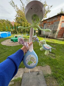 Fisher Price Kolotoč nad postýlku, Motýlci - 4