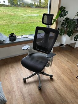 Ergonomická kancelářská židle MERRYFAIR Wau 2 - 4