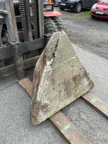 Protitankový železobetonový jehlan rozsocháč dračí zub - 4