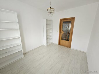 Pronájem bytu v Otrokovicích – skvělá lokalita u řeky - 4