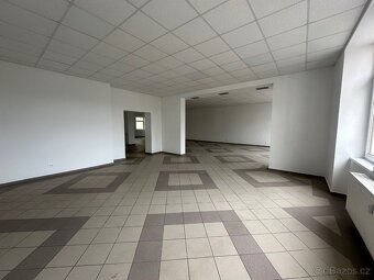 Obchodní prostory k pronájmu - 4