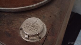 Prodám starožitný gramofon - 4