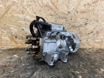 NAFTOVÉ ČERPADLO 2.5 TDI 0470506038 059130106K - POŠKOZENÉ - 4