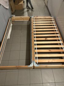 Dřevěné postele s vysokými matracemi - 4