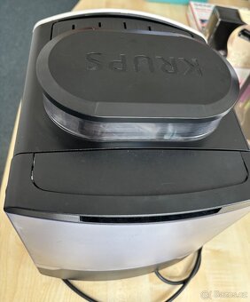 Automatický kávovar Krups EA8105 - 4