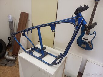 Harley davidson hardtail, pevný rám - 4