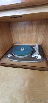 Rádio + gramofon - 4