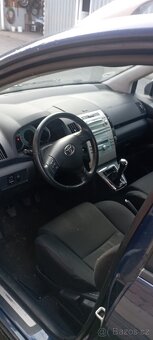 Corolla verso - 4