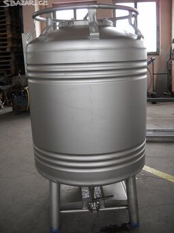 Nerezový tank 500,1000,2000l - 4