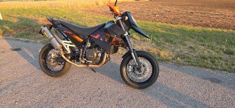 KTM 690 SM Akrapovič - 4