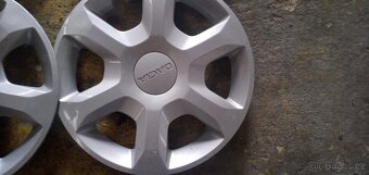 PRODÁM 4KS ORIGINÁLNÍ POKLICE DACIA R15 - 4