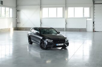 Mercedes Benz E350 CDI 190kw / AMG packet/ Airmatic/ DPH - 4