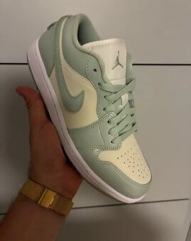 Air Jordan 1 Low tenisky, vel. 39 - 4