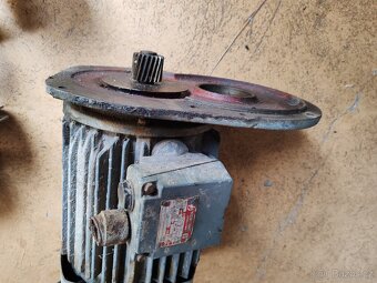 Přírubový elektromotor 2,2kw. - 4