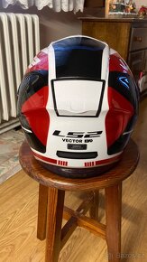 Prodám moto přilbu LS2 (S) - 4