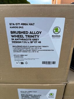 NOVÁ originál kola Škoda TRINITY 18” Karoq, 5x112 - 4