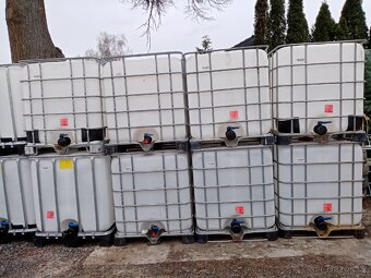 IBC nádrže kontejnery na 1000 litrů černé bílé - 4