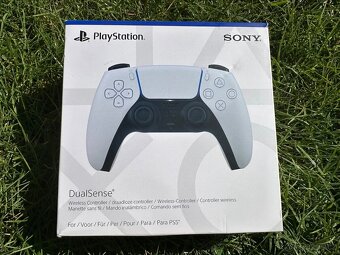 Ovladač na PS5 - 4