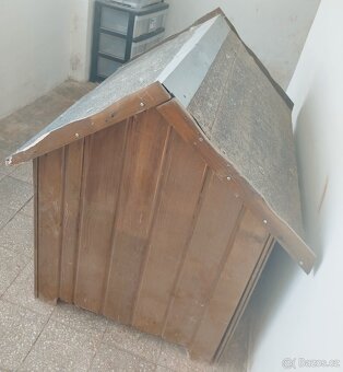 Dřevěná bouda pro středního až většího psa - 4
