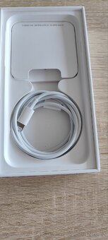 iPhone SE 2020 256 GB White - 4