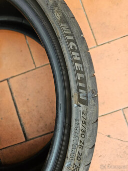 275/30 R20 - 4