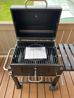 Grill na dřevěné uhlí - 4