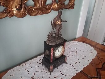 Krásné stolní figurální hodiny - 4