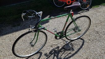 Silnični kolo nové pláště - 4