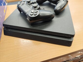 PlayStation 4 Slim 500 GB – 2 ovladače + externí disk 2 TB - 4