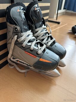 Action-EVO JR performance vel 32-35 - 4