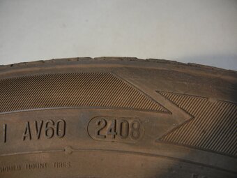 Nové zimní pneu Barum 185/60R14 - 4