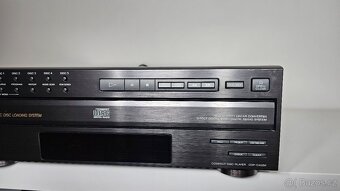 CD přehrávač s changerem Sony CDP C422M - 4