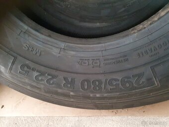NÁKLADNÍ PNEU BARUM 295/80/22.5 - 4