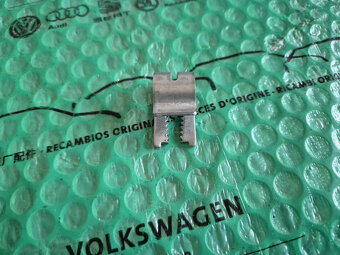 spona uchycení zadní zástěrky Škoda Felicia Pick Up 6U782184 - 4
