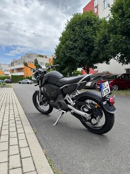 e-moto, VMoto, elektrická motorka Super Soco TC Max - 4